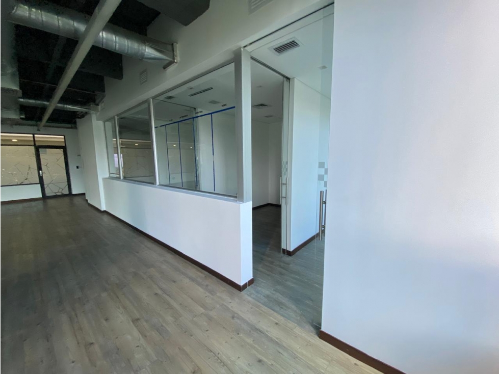 Arriendo de oficina en Medellín - sector Oviedo — foto 2