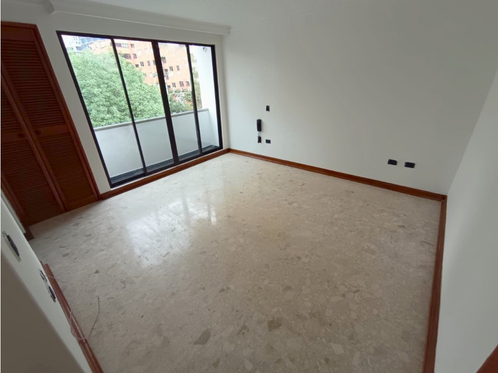 Arriendo apartamento en el Poblado, sector Castropol.