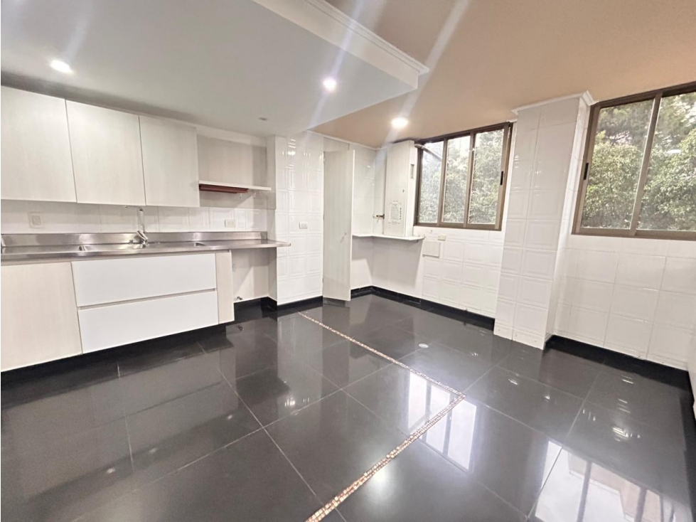 Arriendo apartamento en el Poblado, sector Milla de Oro — foto 5