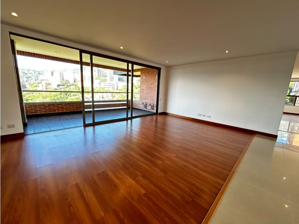 Arriendo de apartamento en El Poblado, sector Loma de Los Gonzáles — foto 2