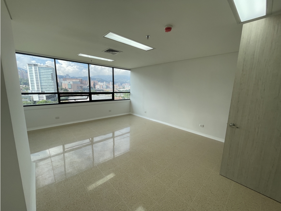 Venta de consultorio en Envigado, sector las Vegas - 1