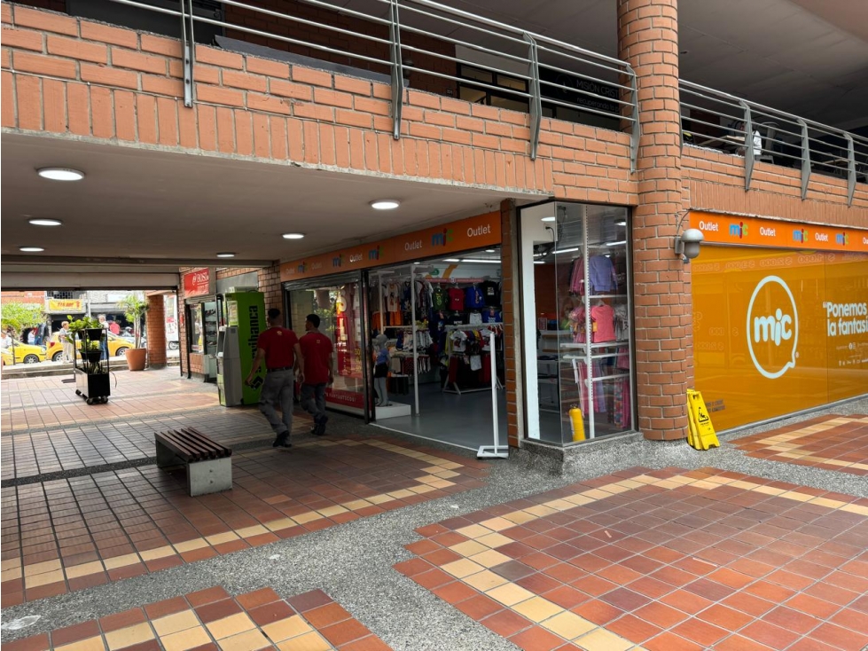 Venta de Local Comercial en Itagui, Centro de La Moda - 2