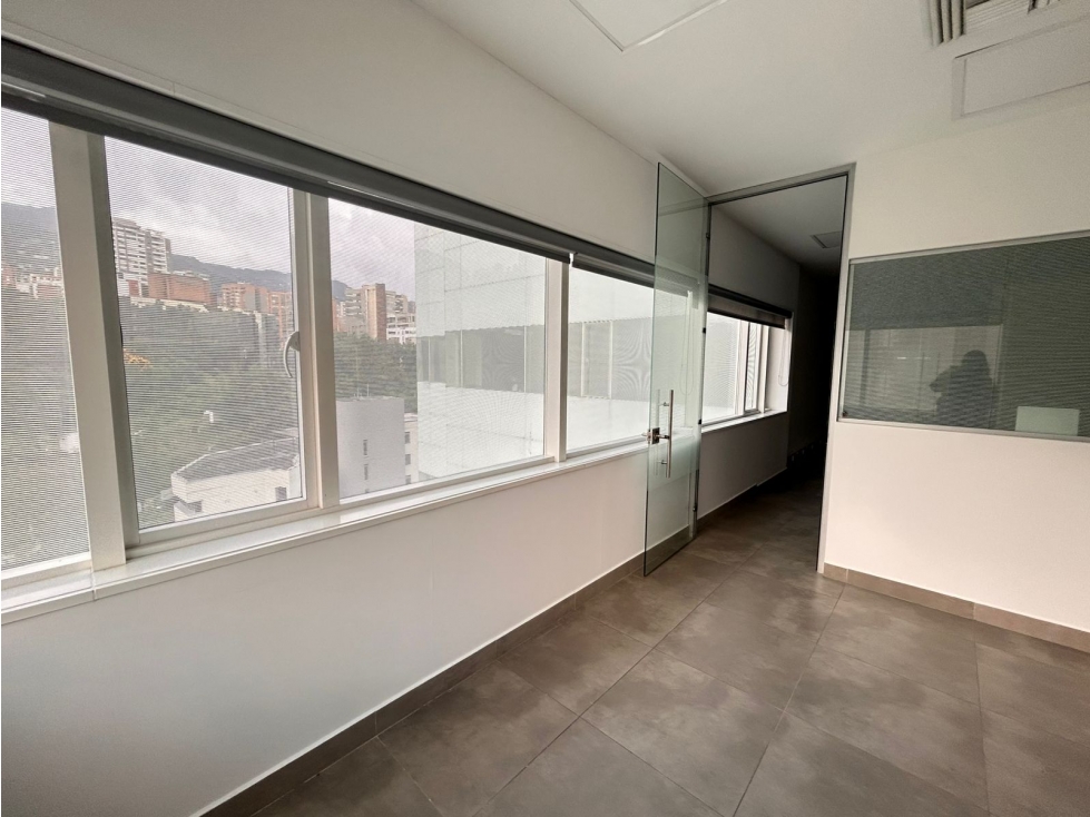 Arriendo Oficina en el Poblado - Medellín — foto 5
