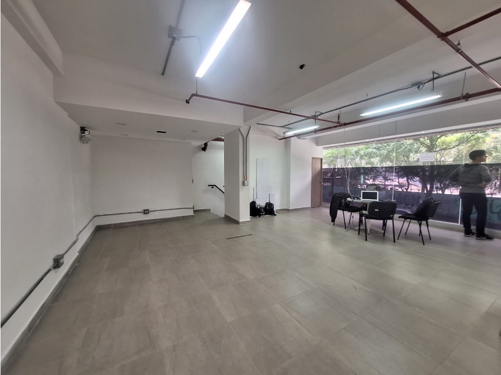 Arriendo Local comercial en Ciudad Del Rio - Medellin — foto 2