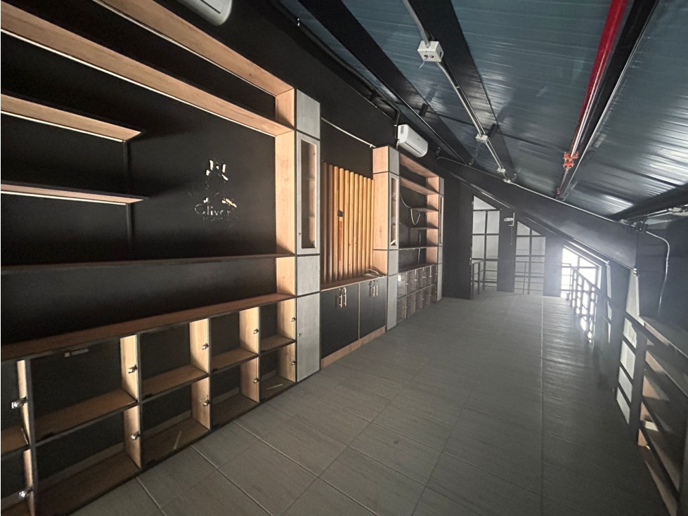 Arriendo local comercial en los Colores - Medellin — foto 3