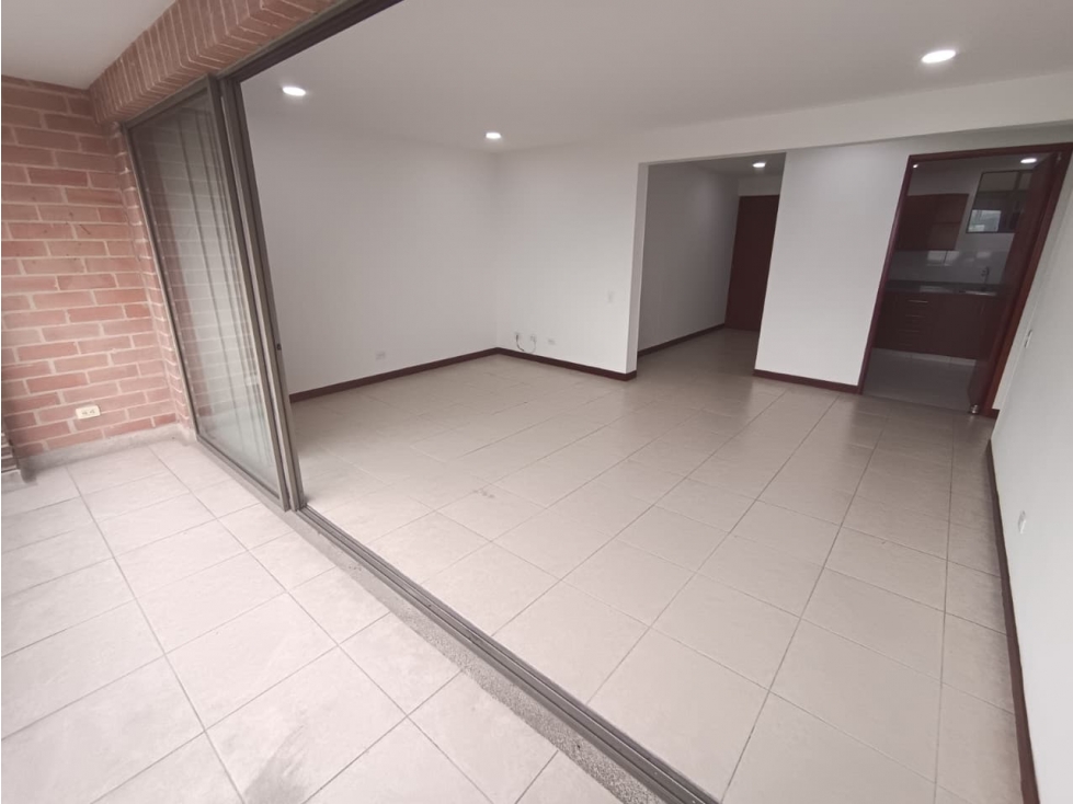 Arriendo apartamento en el Poblado, sector Oviedo. — foto 6