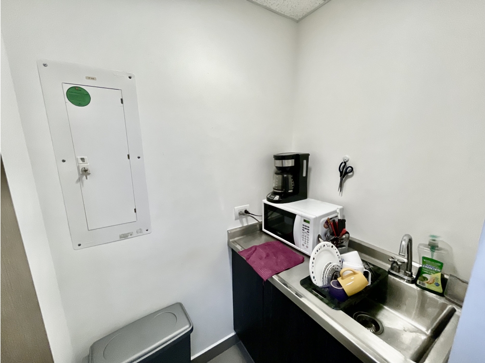 Arriendo de Oficina en Ciudad Del Río - Medellín — foto 4
