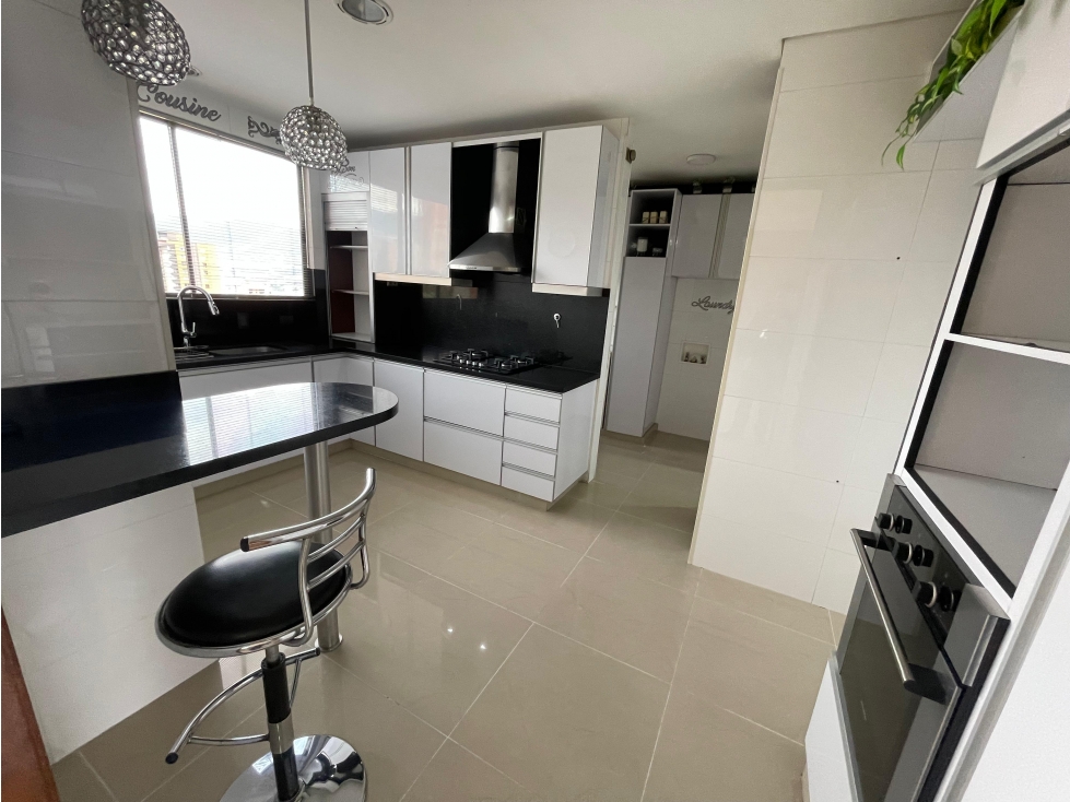 Venta de apartamento en El Poblado, sector Loma de Los Gonzales — foto 6