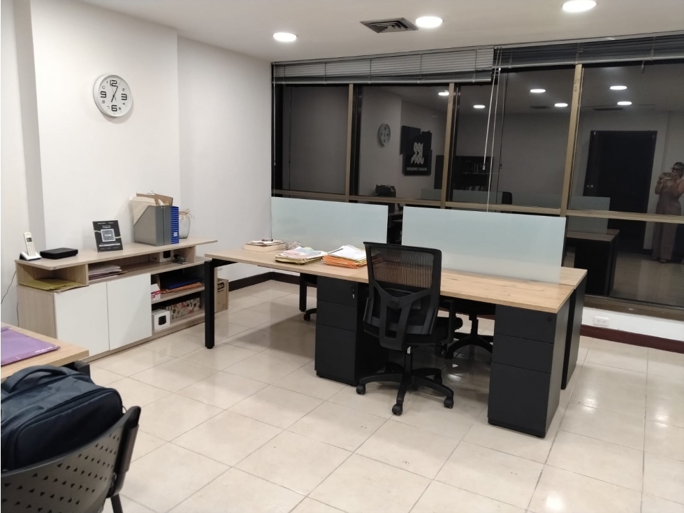Oficina en arriendo en Milla de Oro - Medellín — foto 2