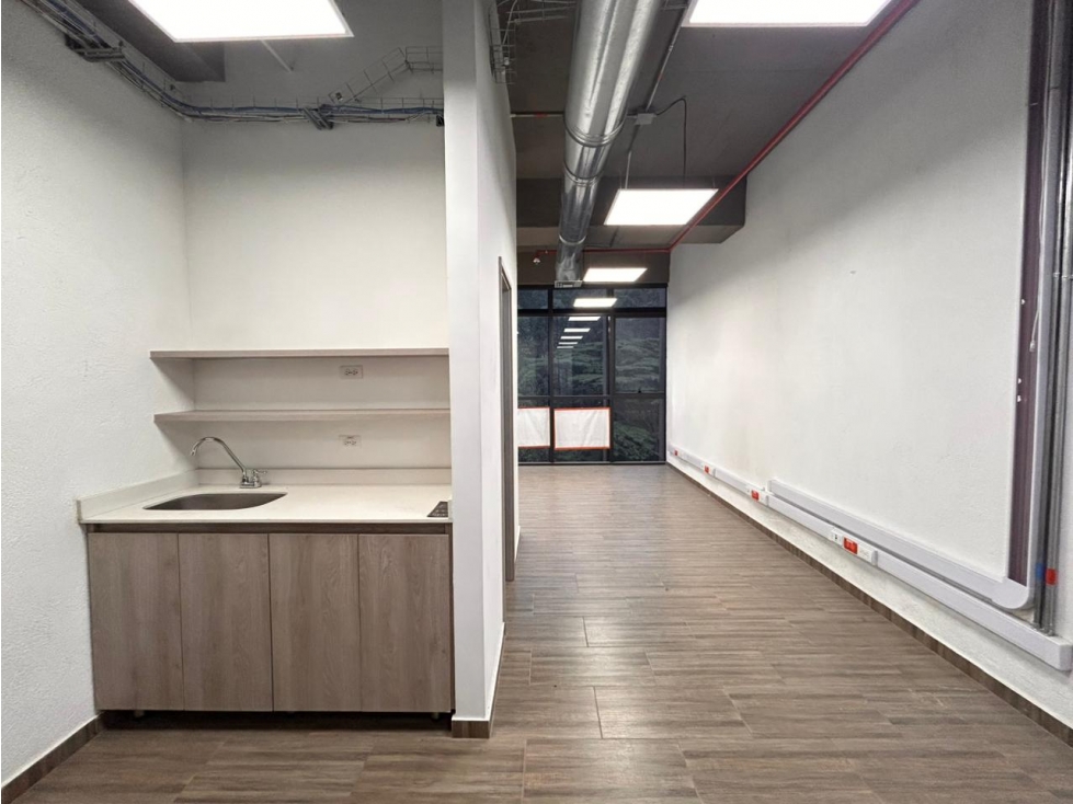 Arriendo y venta de Oficina en Medellín Sector Las Palmas