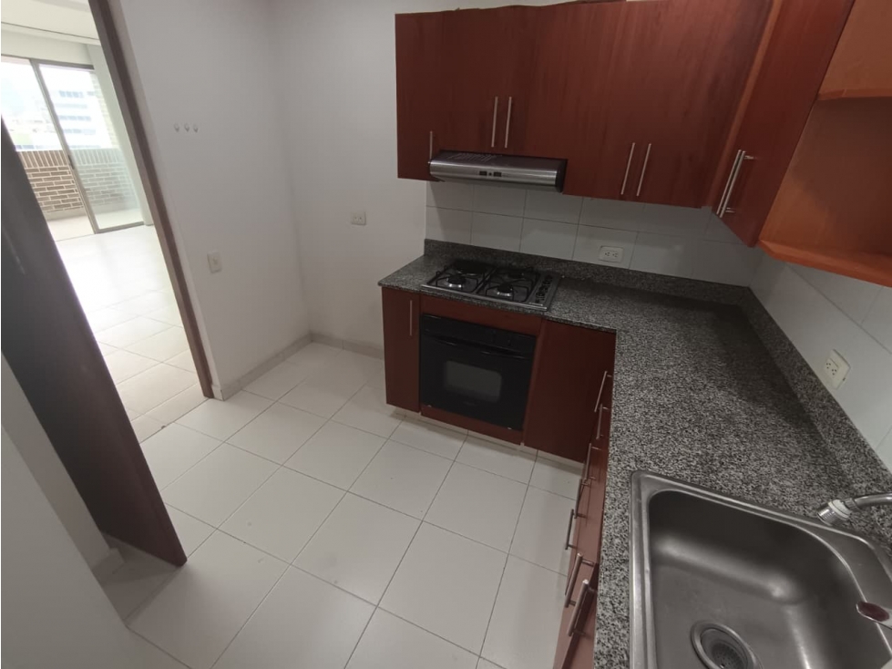 Arriendo apartamento en el Poblado, sector Oviedo. — foto 4