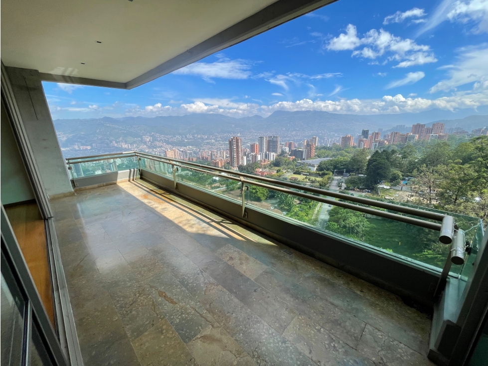 Venta de apartamento, en el Poblado, sector Los balsos