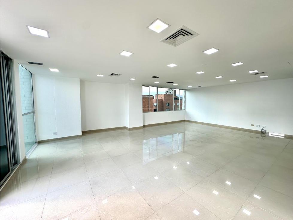 Arriendo Oficina en Milla de Oro - Medellín — foto 5