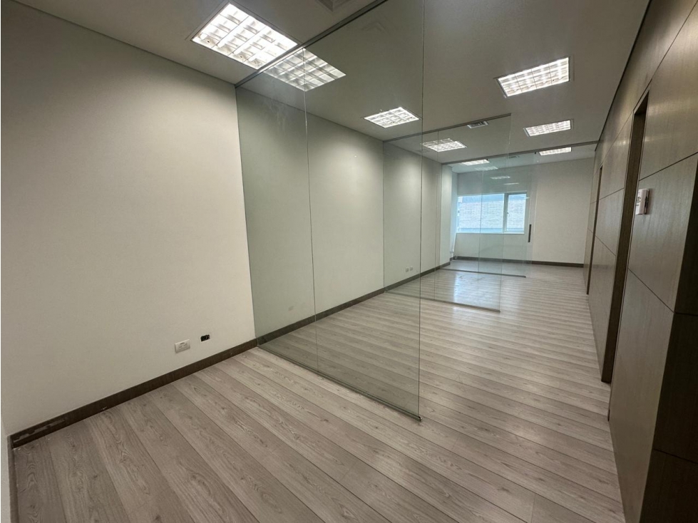 Arriendo oficina Ciudad del Rio - Medellín — foto 6