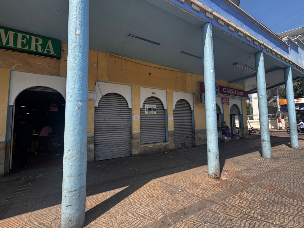 SE ARRIENDA LOCAL EN EL CENTRO, EXCELENTE UBICACION. - 2