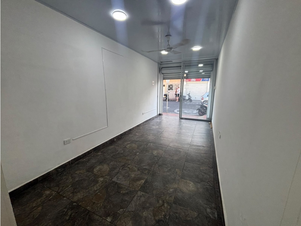 SE ARRIENDA LOCAL EN EL BARRIO SUCRE, GIRARDOT - 3