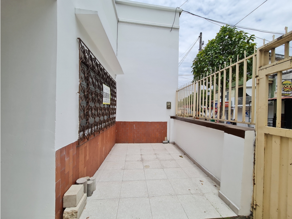 SE ARRIENDA CASA COMERCIAL EN EL BARRIO SUCRE, GIRARDOT - 3