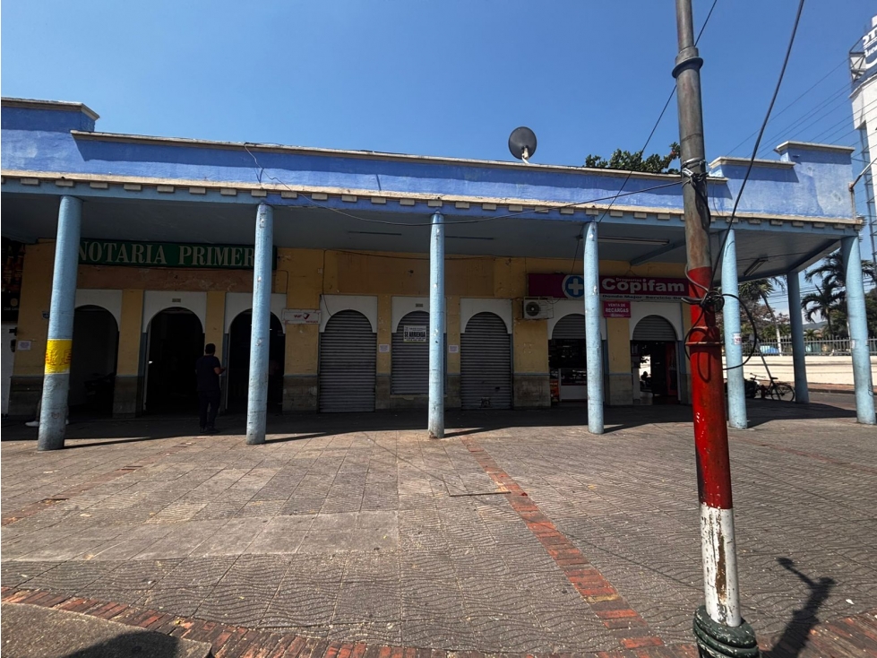 SE ARRIENDA LOCAL EN EL CENTRO, EXCELENTE UBICACION. - 1