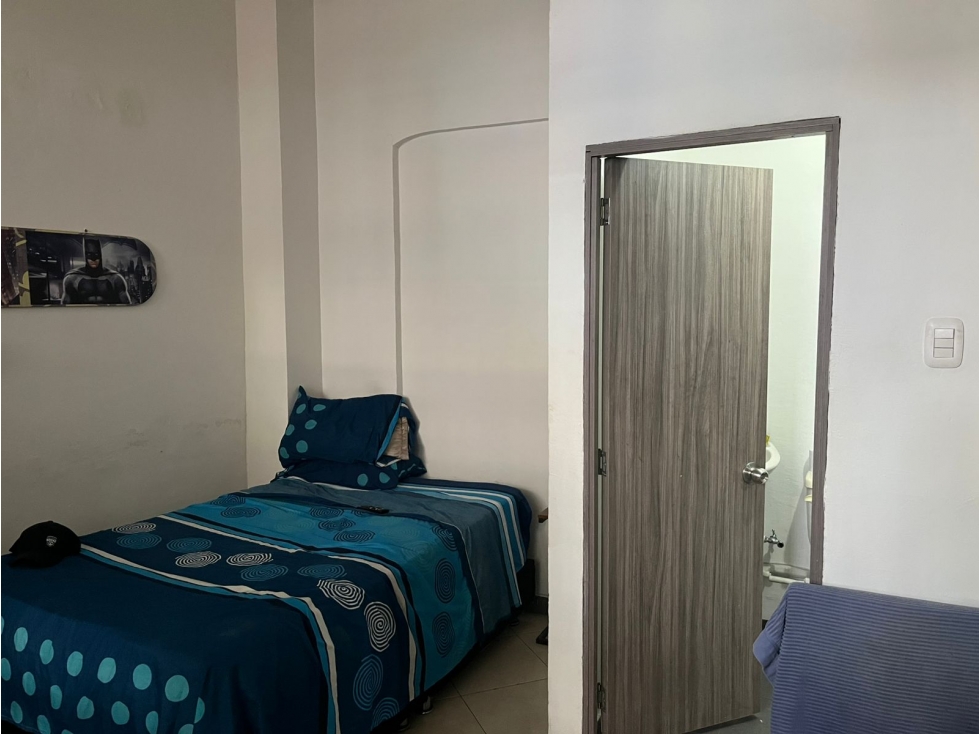 SE VENDE AMPLIA CASA CON LOCALES EN ALTOS DEL ROSARIO — foto 5
