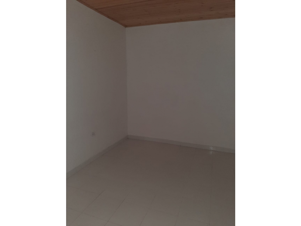 SE VENDE COMODA CASA ESQUINERA EN EL KENNEDY — foto 5