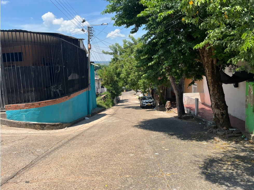 SE VENDE CASA EN EL ALTO DE LAS ROSAS - 2