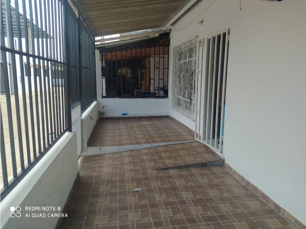 SE VENDE COMODA CASA ESQUINERA EN EL KENNEDY — foto 2