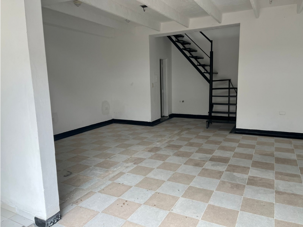 LOCAL COMERCIAL CARRERA DECIMA - 3