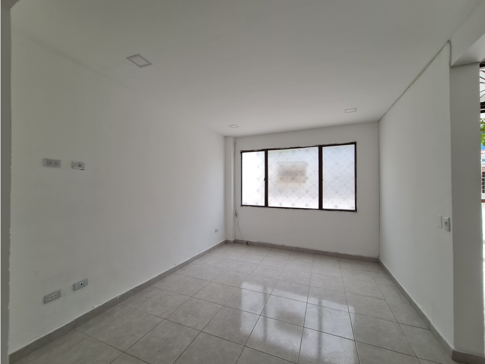 SE ARRIENDA CASA COMERCIAL EN EL BARRIO SUCRE, GIRARDOT - 6