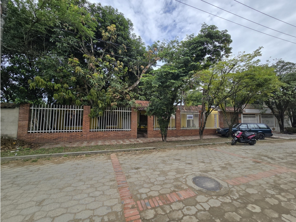 SE VENDE ESPECTACULAR CASA LOTE EN EL CENTRO DE RICAURTE - 1