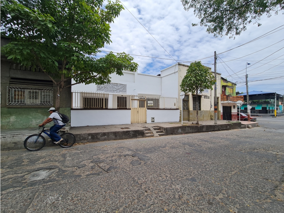 SE ARRIENDA CASA COMERCIAL EN EL BARRIO SUCRE, GIRARDOT - 1