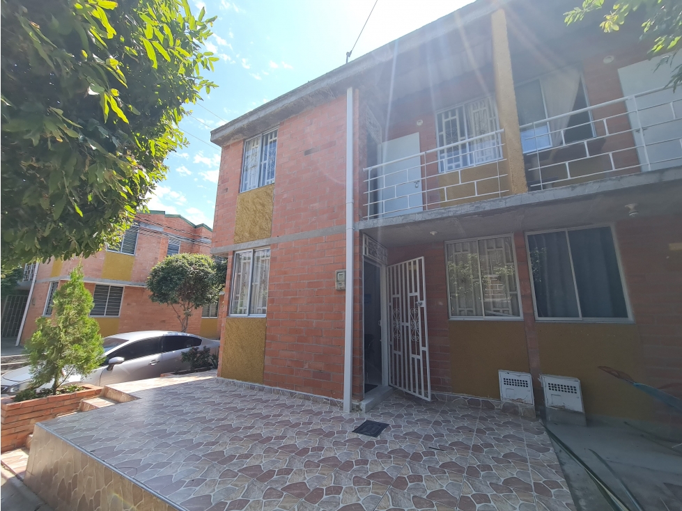 SE VENDE AMPLIA CASA EN SENDEROS DE LAS ACACIAS — foto 2