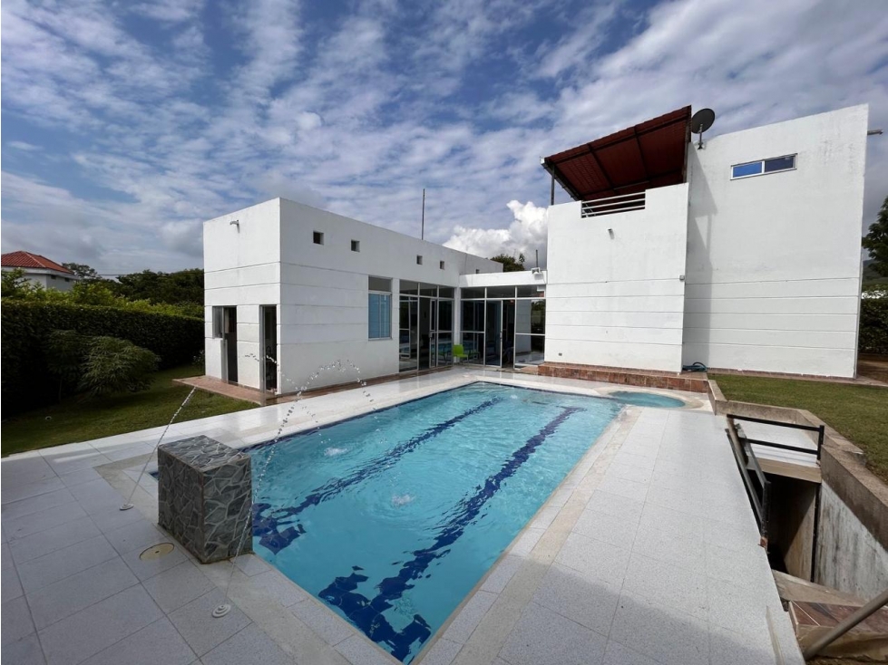 SE VENDE AMPLIA CASA EN SANTA MARIA DEL CAMPO - 1