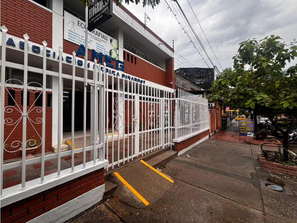 SE VENDE O ARRIENDA AMPLIO CONSULTORIO EN EL GRANADA, GIRARDOT - 3