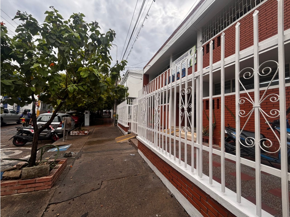 SE VENDE O ARRIENDA AMPLIO CONSULTORIO EN EL GRANADA, GIRARDOT - 2