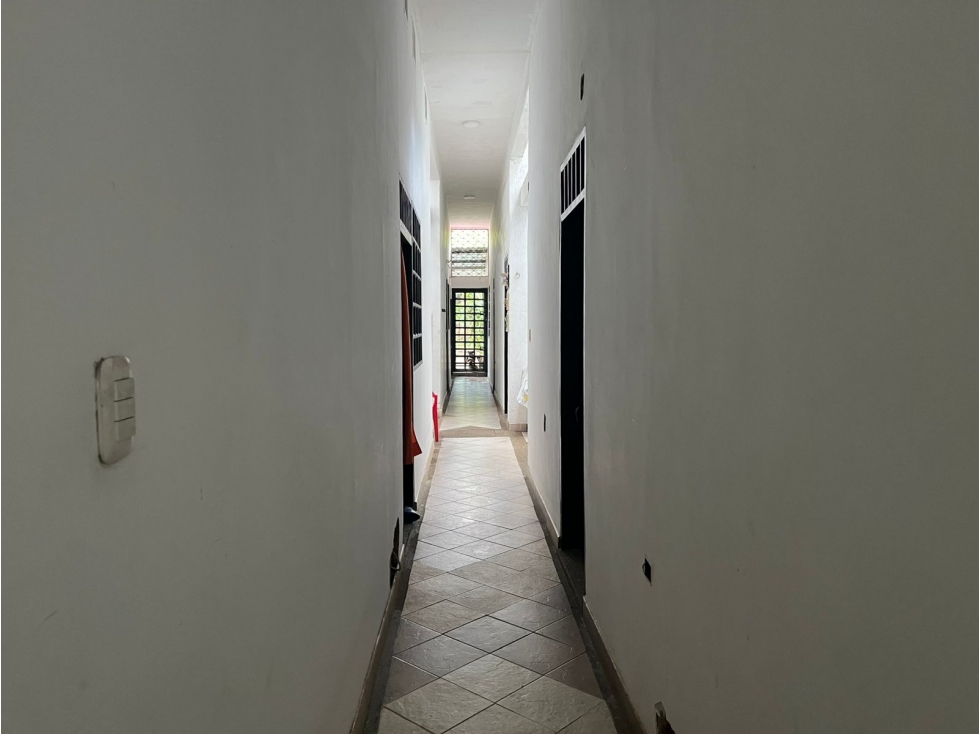 SE VENDE AMPLIA CASA CON LOCALES EN ALTOS DEL ROSARIO — foto 6