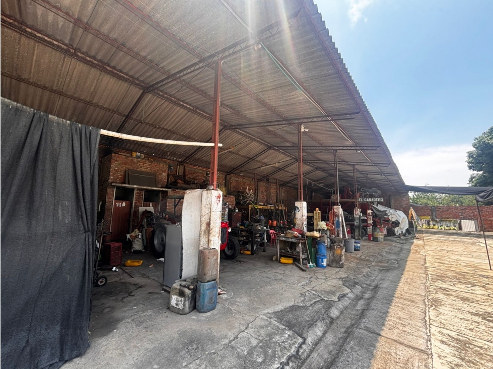 SE VENDE GRAN BODEGA COMERCIAL SECTOR URBANO, EN RICAURTE- CUND. - 6