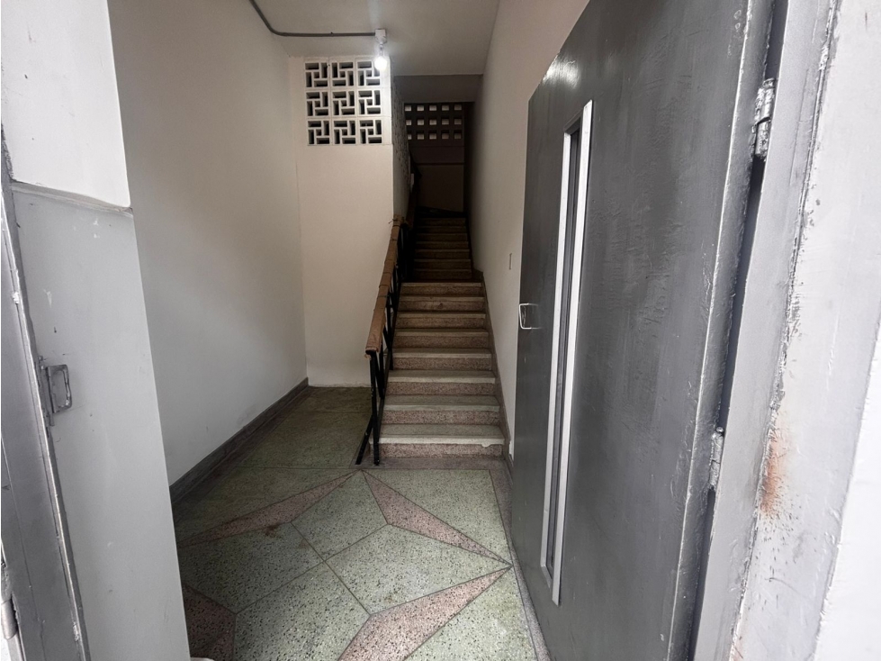 SE ARRIENDA AGRADABLE APARTAMENTO EN EL CENTRO — foto 2
