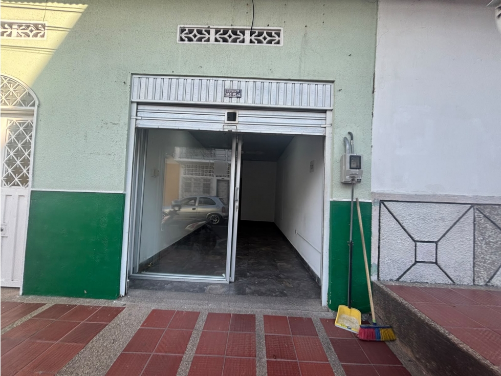 SE ARRIENDA LOCAL EN EL BARRIO SUCRE, GIRARDOT - 2