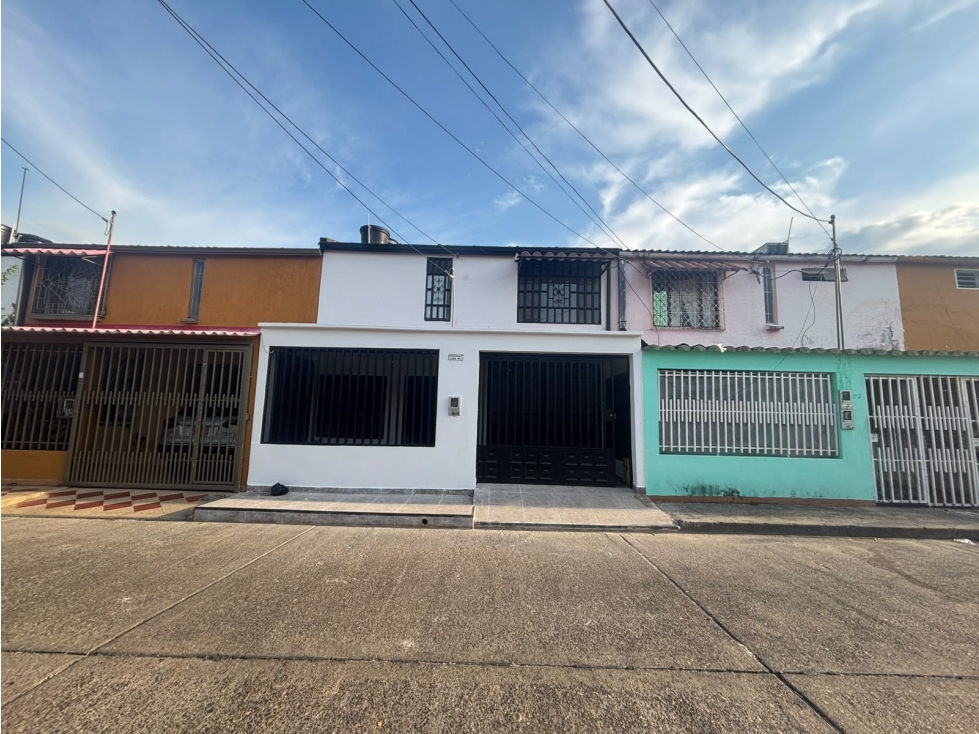 SE ARRIENDA ACOGEDORA CASA EN EL BARRIO CAMBULOS, DE GIRARDOT. — foto 2