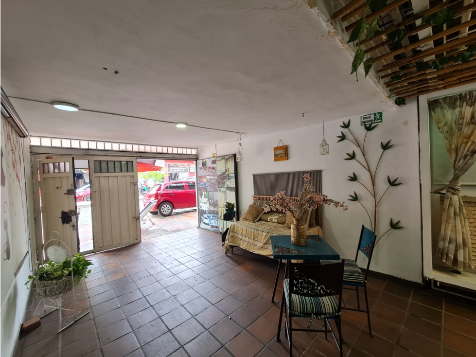 SE VENDE AMPLIA CASA COMERCIAL EN LA MAGDALENA - 4