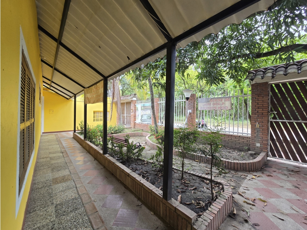 SE VENDE ESPECTACULAR CASA LOTE EN EL CENTRO DE RICAURTE - 3