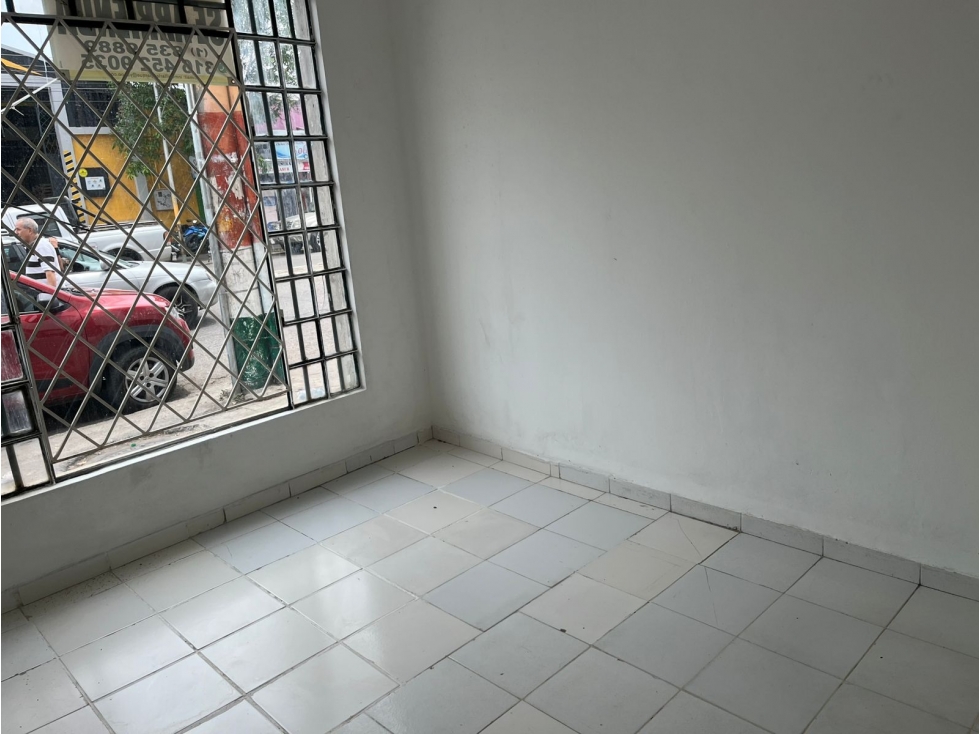 LOCAL COMERCIAL CARRERA DECIMA - 6