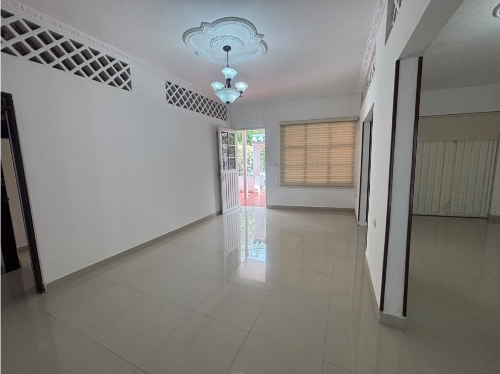 SE ARRIENDA CASA COMERCIAL EN EL BARRIO LAS QUINTAS, GIRARDOT. - 6