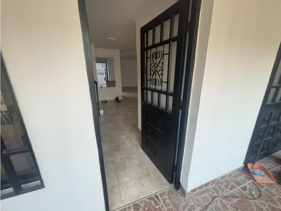SE ARRIENDA ACOGEDORA CASA EN EL BARRIO CAMBULOS, DE GIRARDOT. — foto 4