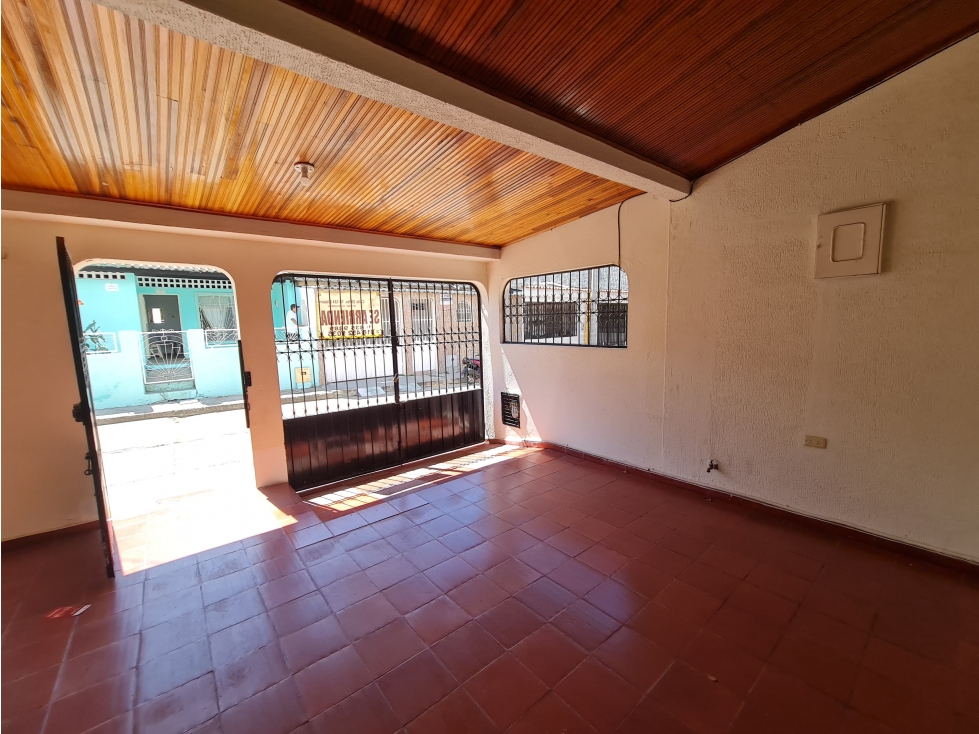 SE ARRIENDA AMPLIA CASA EN EL BARRIO KENNEDY, DE GIRARDOT. — foto 4