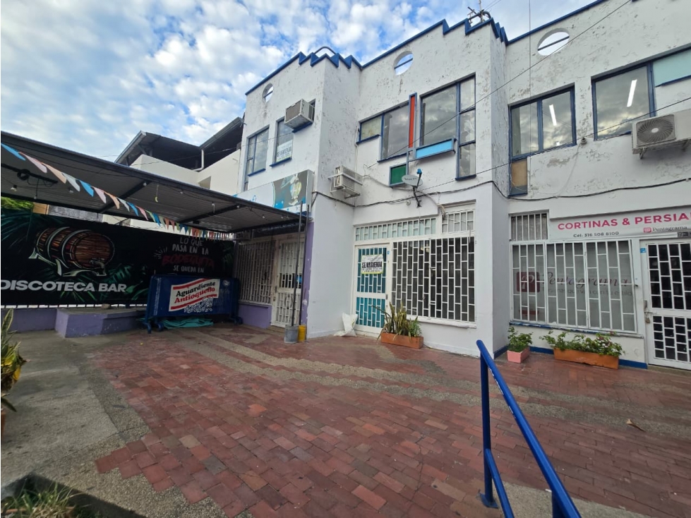 SE VENDE GRAN PREDIO EN EL BARRIO GRANADA - 2