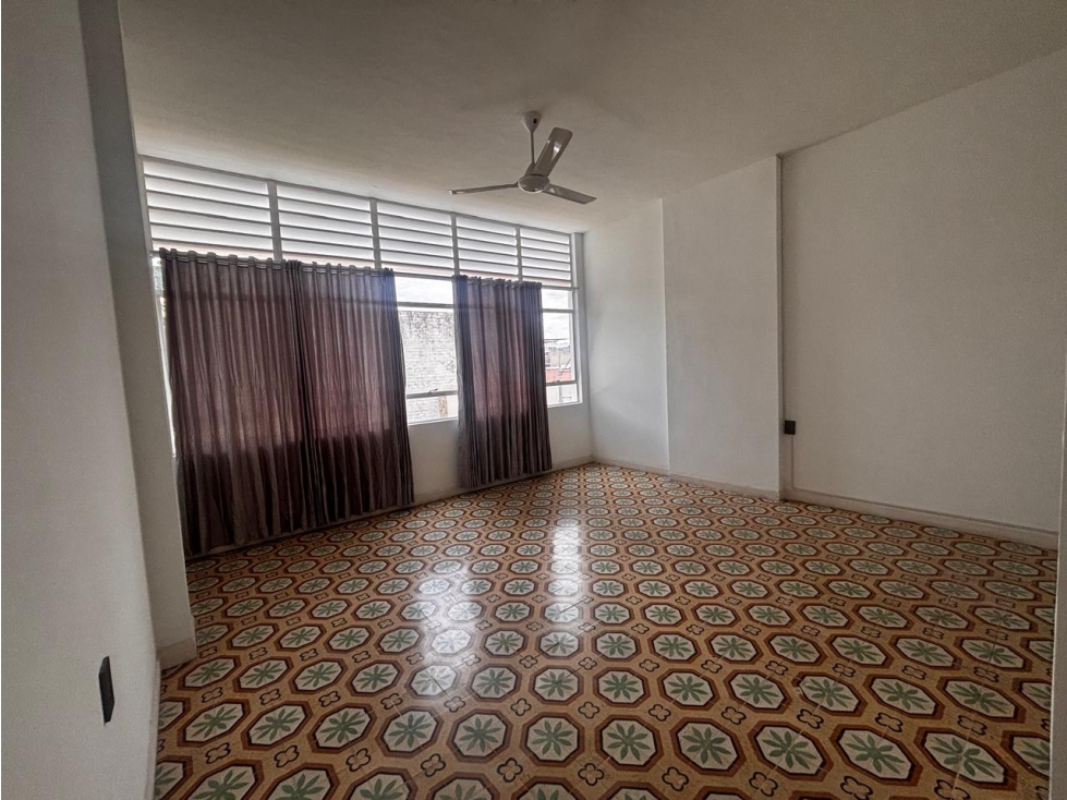 SE ARRIENDA AGRADABLE APARTAMENTO EN EL CENTRO — foto 6