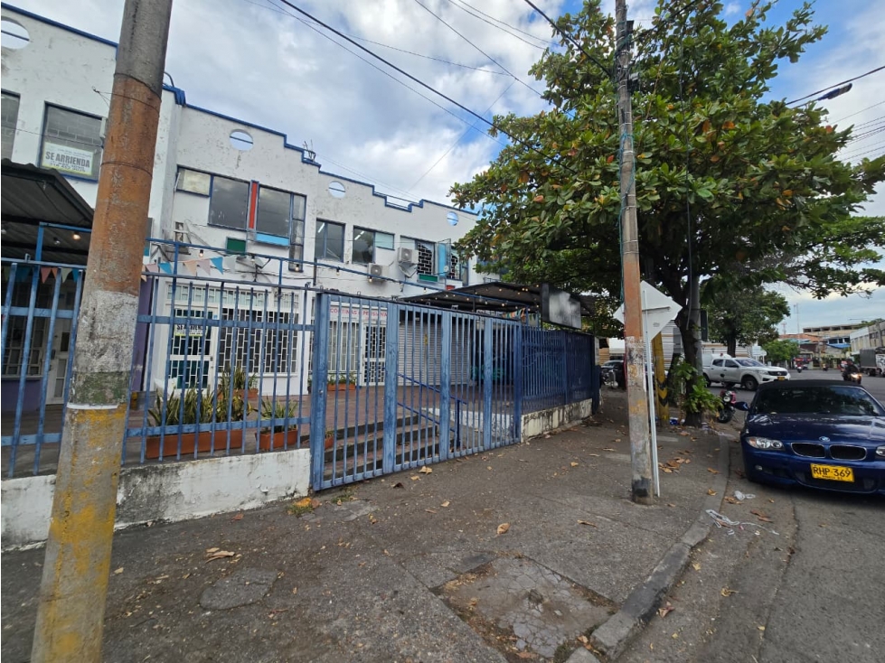 SE VENDE GRAN PREDIO EN EL BARRIO GRANADA - 5