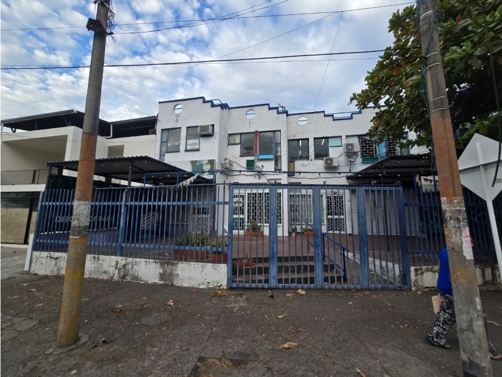 SE VENDE GRAN PREDIO EN EL BARRIO GRANADA - 6