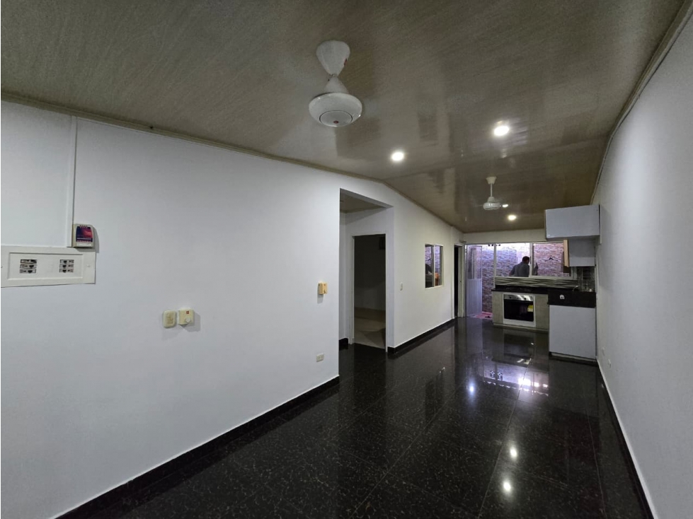 SE VENDE CÓMODA CASA EN LA URBANIZACION SAN LUIS — foto 4